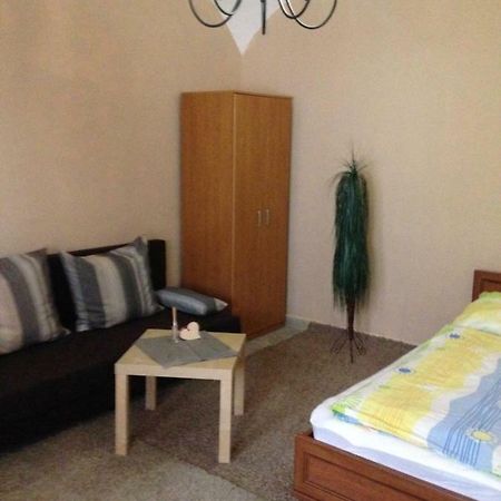 Gabriella Apartman Hotel Eger Zewnętrze zdjęcie