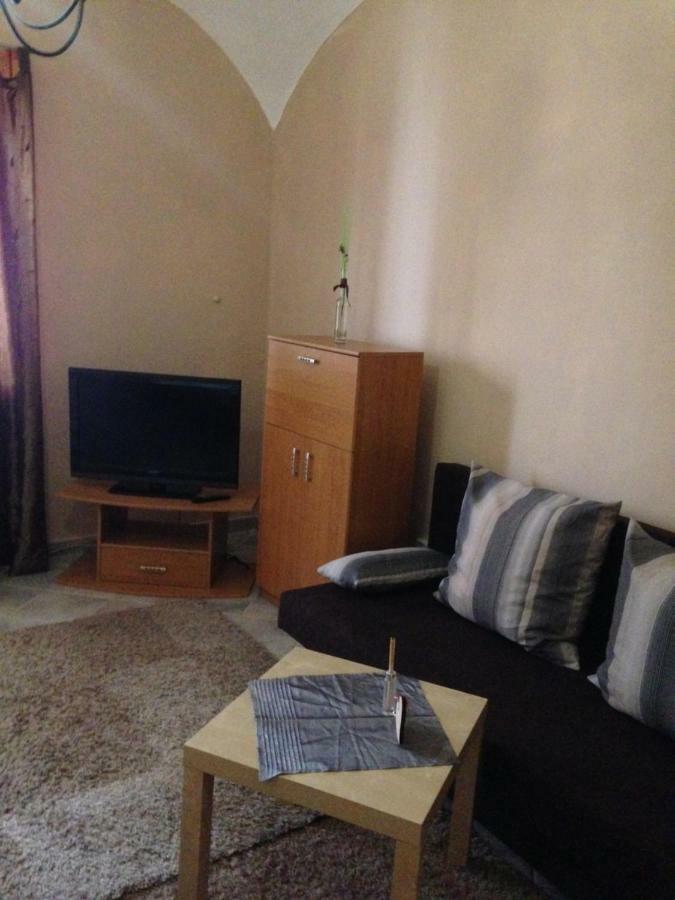 Gabriella Apartman Hotel Eger Zewnętrze zdjęcie