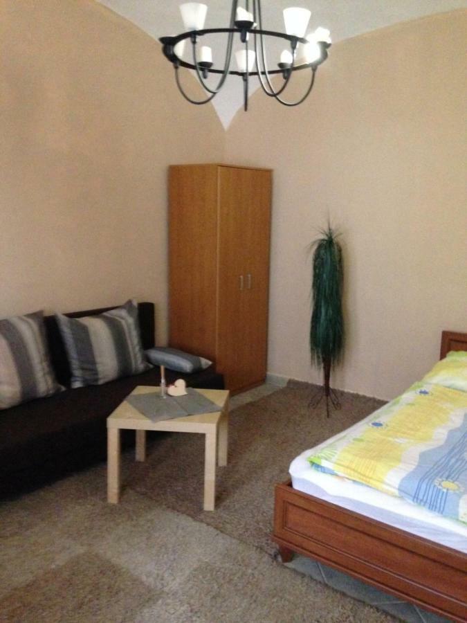 Gabriella Apartman Hotel Eger Zewnętrze zdjęcie